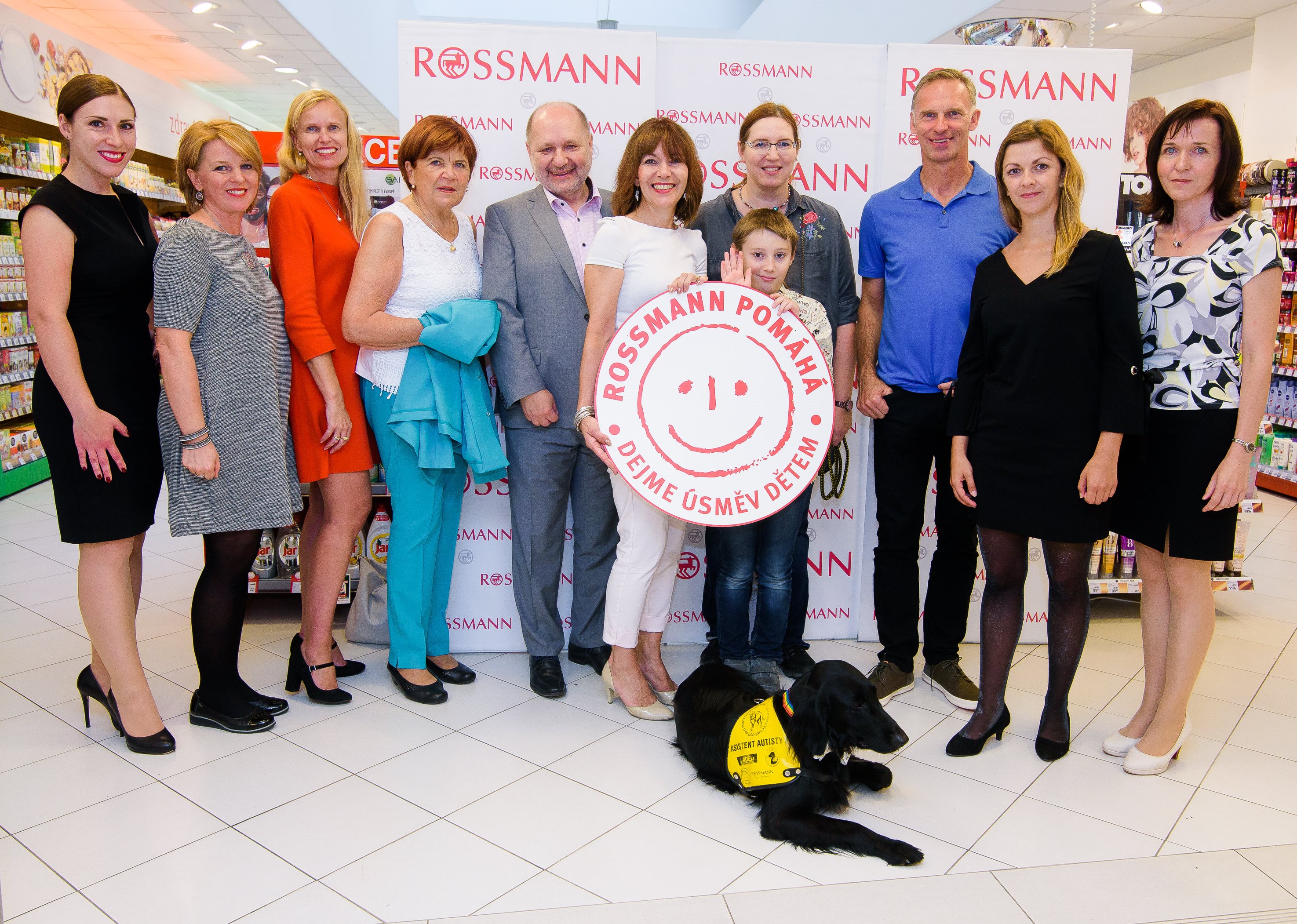 Zahájení kampaně Dejme úsměv dětem v pražské prodejně ROSSMANN